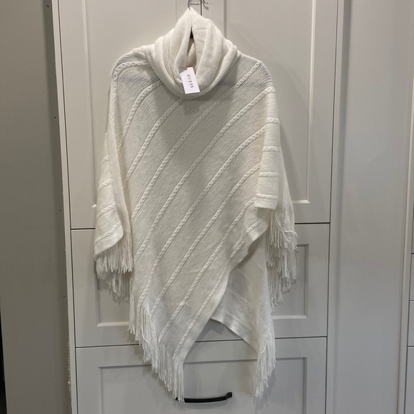 GUESS Ophelia Knit Poncho (Brand NEW Tags Attached) O/S - Picture 1 of 7